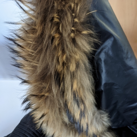 Coat - Picture 10 of 10